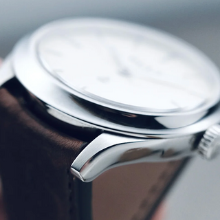 MAINSPRING - The Simple Elegance of Mechanical Timekeeping